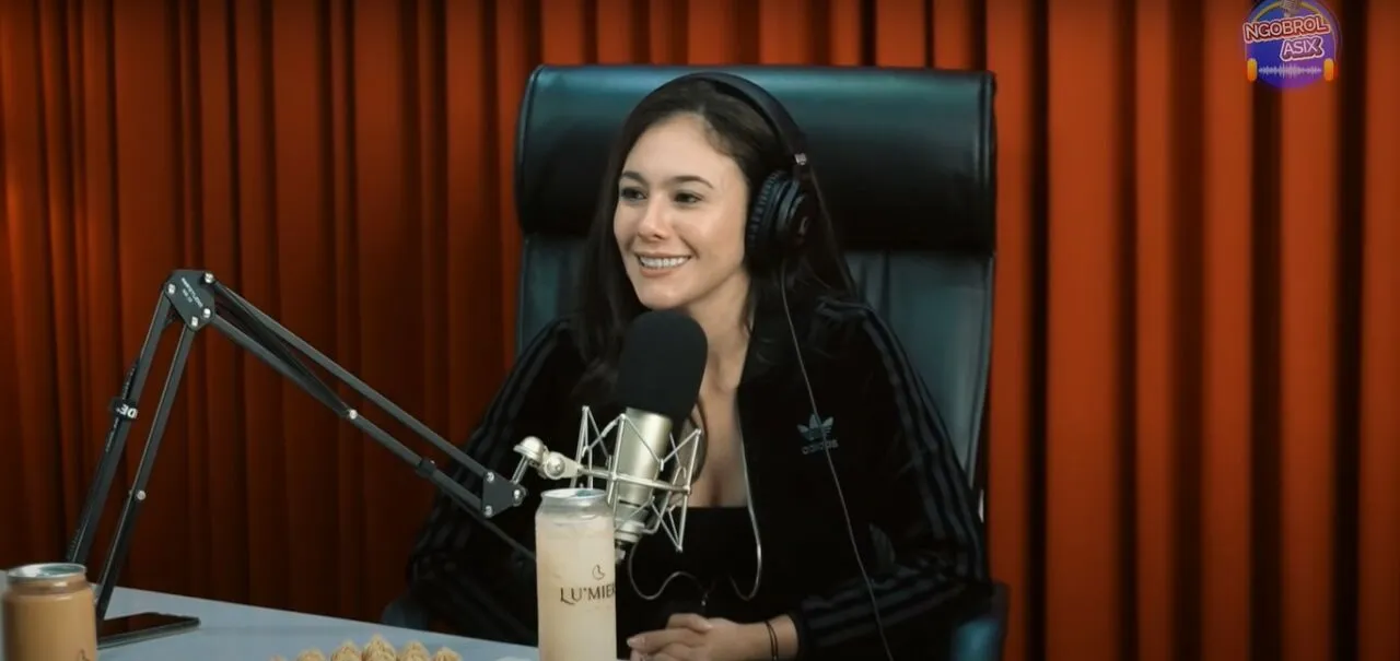 Wulan Guritno Ungkap Masih Ingin Punya Anak Lagi, Umur 41 Tahun Bukan Halangan 3 Wulan Guritno akui kesepian kalau hidup sendiri
