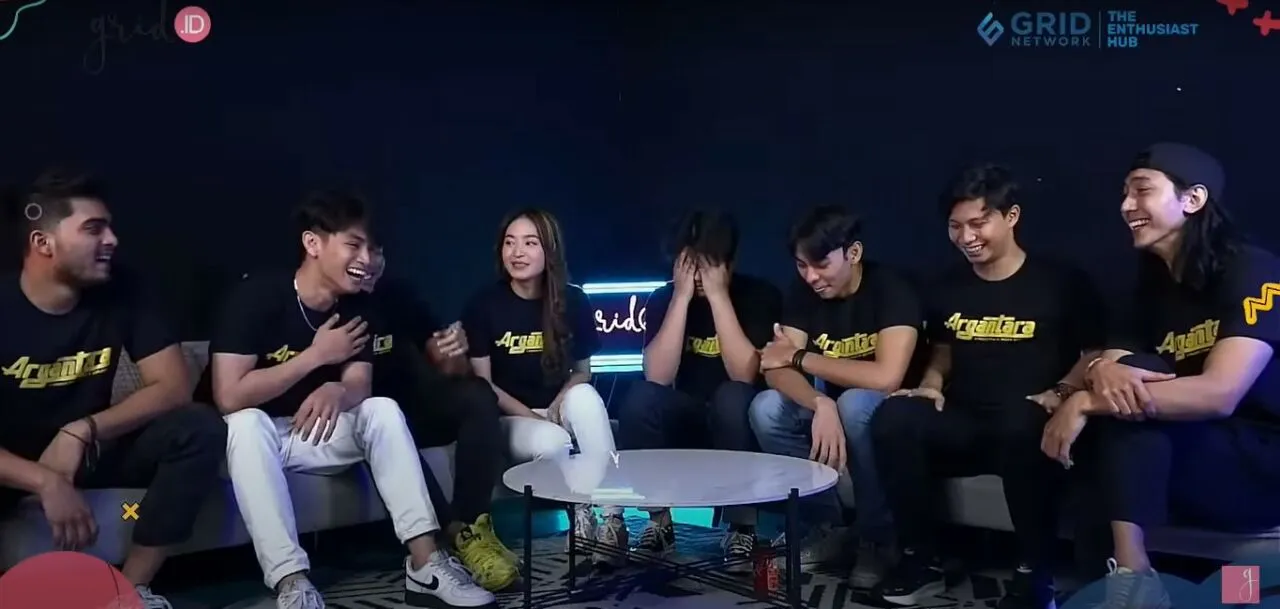 Momen Diduga Kena Panic Attack Viral, Aliando Jelaskan Kondisi Sebenarnya 3 Momen Aliando diduga kena panic attack