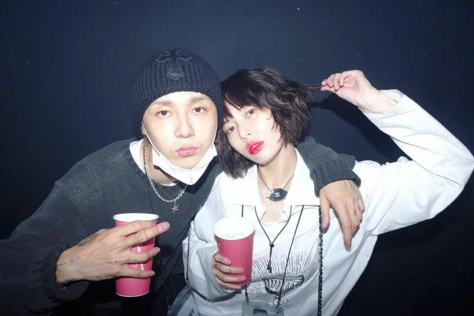 Setelah Sempat Tunangan, HyunA Umumkan Putus dari DAWN 6 Awal mula kabar pacaran HyunA dan DAWN
