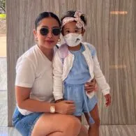 Bikin Haru, Putri Glenn Fredly Hias Pohon Natal Sambil Ajak Ngobrol Foto Ayahnya