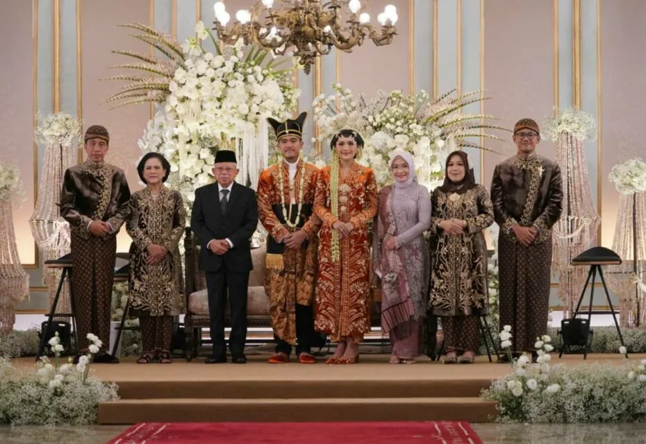 10+ Detail Pernikahan Kaesang dan Erina Gudono, Kental Perpaduan Adat Jogja-Solo 30 Detail pernikahan Kaesang dan Erina