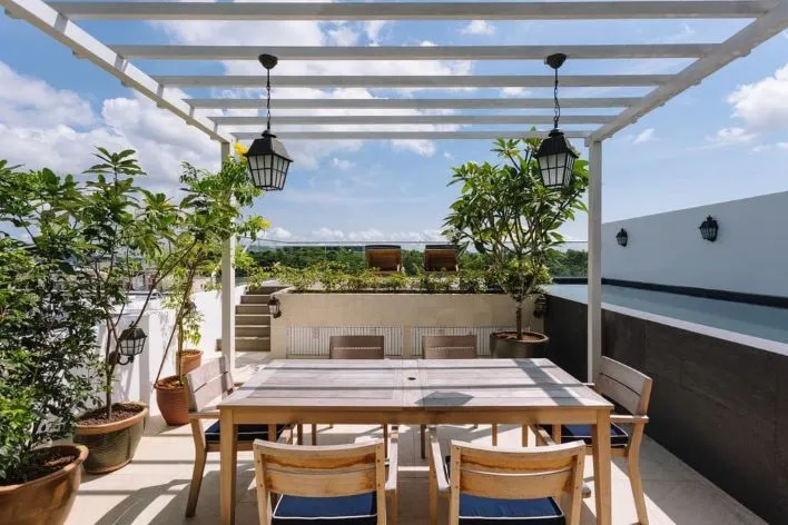 5 Ide Rooftop Mungil Cantik untuk Tahun Baruan Bareng Keluarga