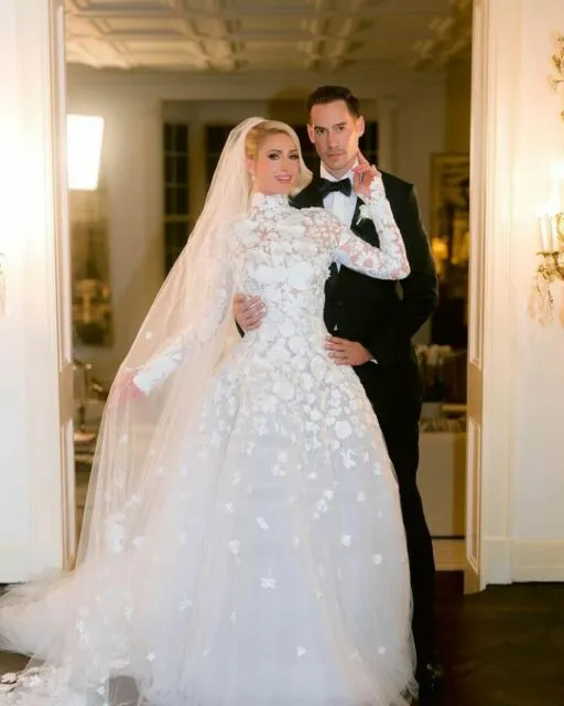 Sambut Anak Pertama, Paris Hilton Dikaruniai Bayi Laki-laki Melalui Ibu Pengganti 6