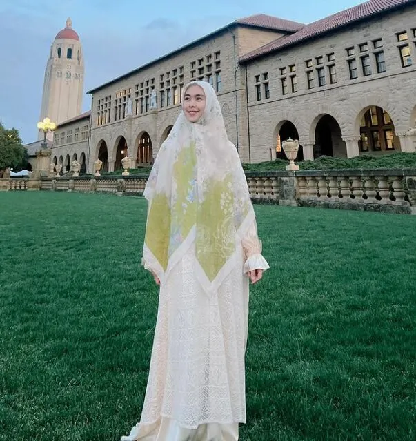 Aktif Berdakwah, Oki Setiana Dewi Raih Penghargaan Dai Influencer dan Inovatif 4