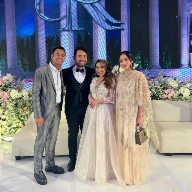 Detail Pernikahan Kiky Saputri dan Khairi, Mulai Prosesi Siraman hingga Nail Art Pilihannya 12 Resepsi Pernikahan Kiky Saputri