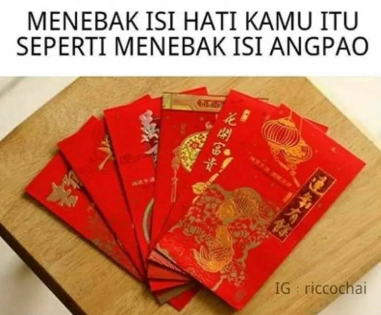 Dapat Angpao itu Nggak Segampang Kelihatannya. Pejuang Amplop Merah Pasti Relate 11 Menebak isi angpao