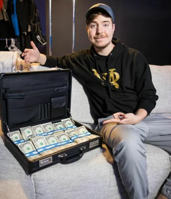 Viral YouTuber MrBeast Bantu 1000 Orang Buta Buat Operasi Mata, Termasuk dari Indonesia 2