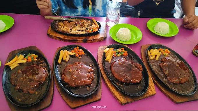 6 Resto yang Jual Menu Steak Murah di Jakarta, Cocok untuk Traveler yang Hobi Kulineran 7