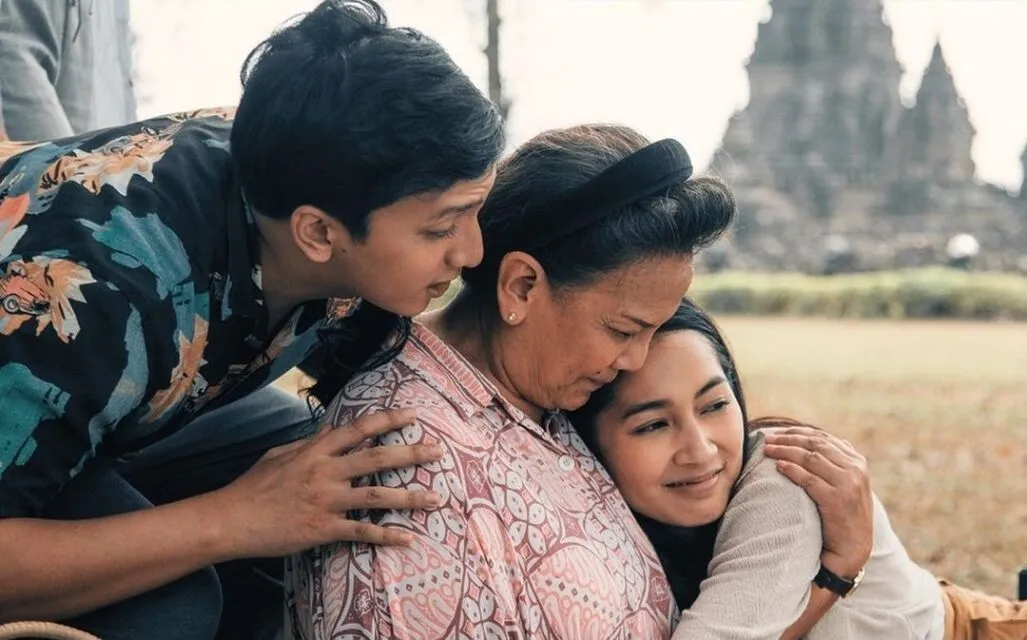 Selain The Last of Us, ini Deretan Film Populer yang Dibintangi oleh Christine Hakim 11 Just Mom