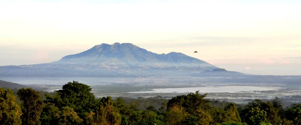 10 Gunung di Pulau Jawa yang Cocok untuk Pendaki Pemula 17 Gunung Ungaran
