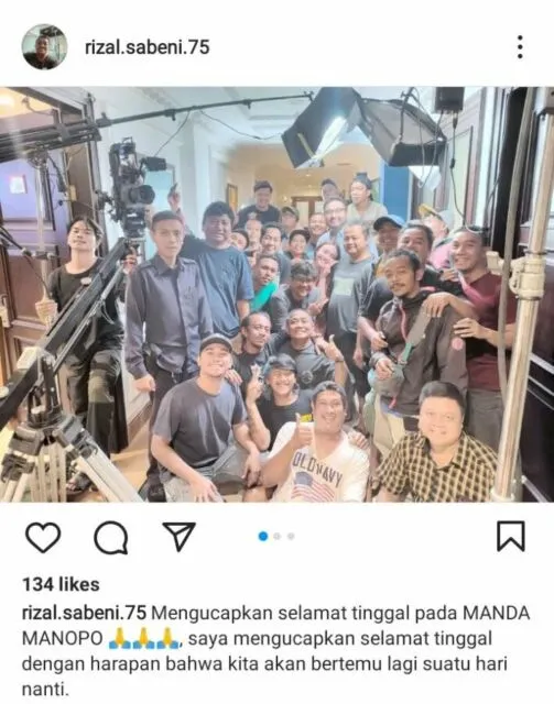 Unggah Salam Perpisahan, Rumor Amanda Manopo Bakal Hengkang dari Ikatan Cinta Trending 3 Amanda Manopo foto bersama kru Ikatan Cinta