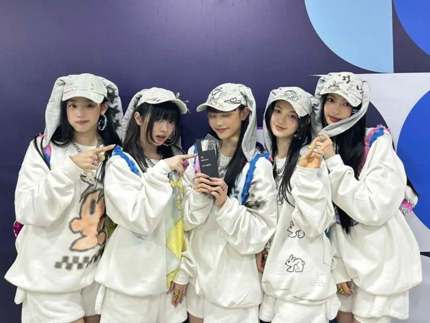 Lagu Ditto Debut dalam Hot 100 Billboard, NewJeans Kembali Pecahkan Rekor Sebagai Rookie 5 Ditto berhasil puncaki tangga lagu lokal maupun iTunes