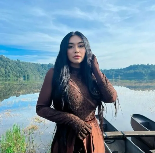 Lagunya Dipakai Snoop Dogg di Instagram, Denada Ungkap Rasa Bangganya 2 Denada bersyukur lagunya bersama Ihsan Tarore dipakai Snoop Dogg di Instagramnya