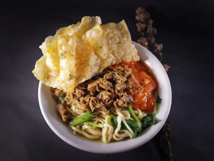 8 Rekomendasi Street Food di Jakarta, Terkenal dan Legendaris! 11 Mi Ayam