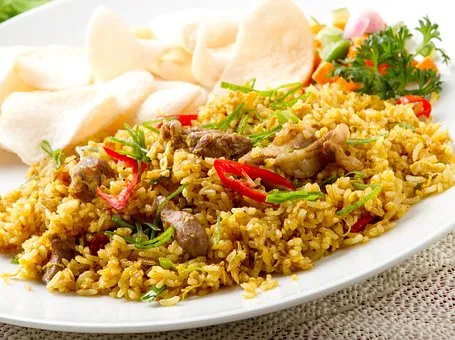 8 Rekomendasi Street Food di Jakarta, Terkenal dan Legendaris! 10 Nasi Goreng Kambing