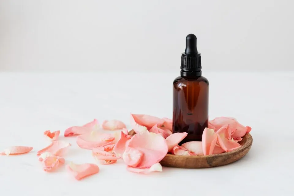 7 Ide Kado Pernikahan untuk Teman yang Bucin Korea. Unik, tapi Bermanfaat! 10 ide kado pernikahan - skincare
