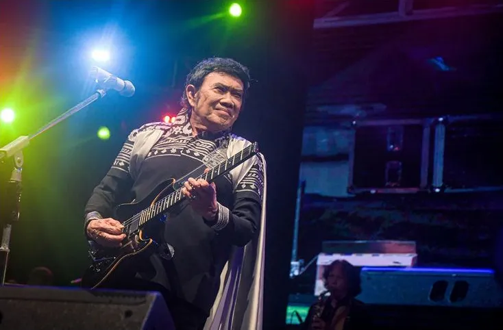 Rhoma Irama Nyanyi Lagu K-Pop BTS Versi Dangdut, Warganet Heboh! 2 rhoma Irama nyanyi lagu BTS