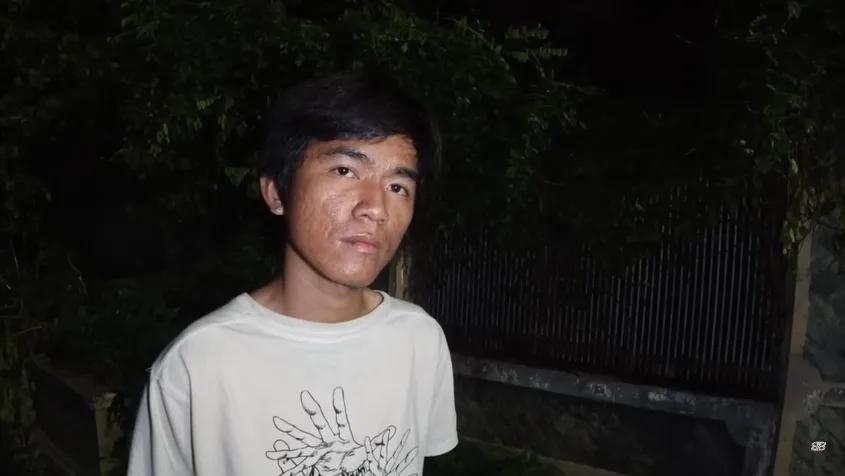 Viral Kisah Tiko dan Bu Eny, 12 Tahun Tinggal di Rumah Mewah Terbengkalai 8 sosok Bu Eny