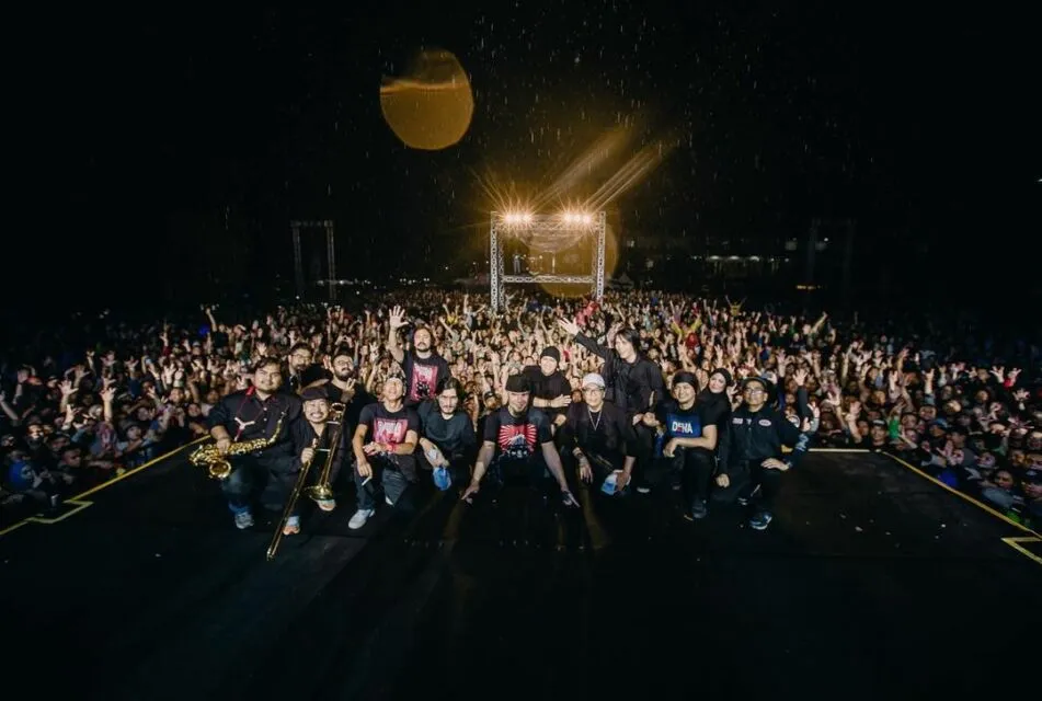 Penuh Kejutan, ini 7 Fakta Menarik Konser Dewa 19 di Jakarta International Stadium 12 Ibu Iriana request lagu Hampa