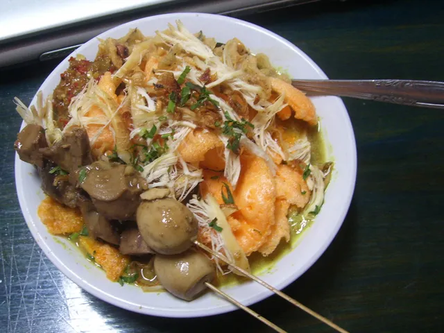 5 Kuliner Indonesia yang Masuk Daftar Menu Street Food Terbaik di Dunia 6 Bubur ayam