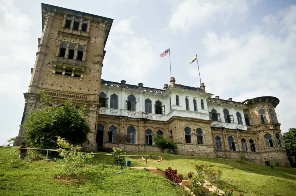 8 Bangunan Ikonik Dunia Bukti Kekuatan Cinta itu Nyata. Ada di Indonesia Juga Loh 14 Bangunan ikonik Kellie's Castle