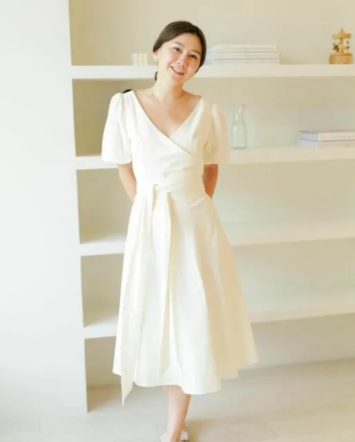 12 Inspirasi Busana untuk Nikah di KUA, Nggak Melulu Pakai Kebaya dan Jas! 13 EIRA midi dress in White