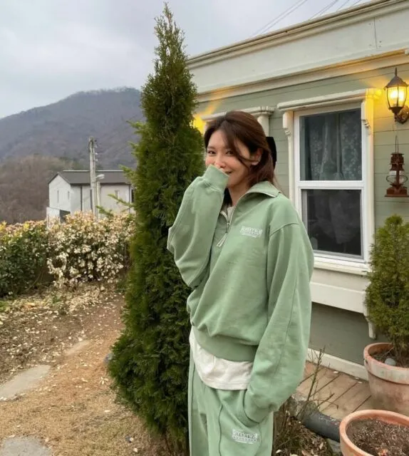 7 Outfit Casual Sporty ala Idol K-Pop Wanita. Hijab Friendly, nih~ 14 Sooyoung SNSD | Foto: Instagram/sooyoungchoi