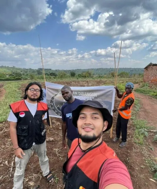 Masjid Milik Ivan Gunawan di Uganda Resmi Dibuka, Megah Bernuansa Putih 2 Pembangunan Masjid Indonesia