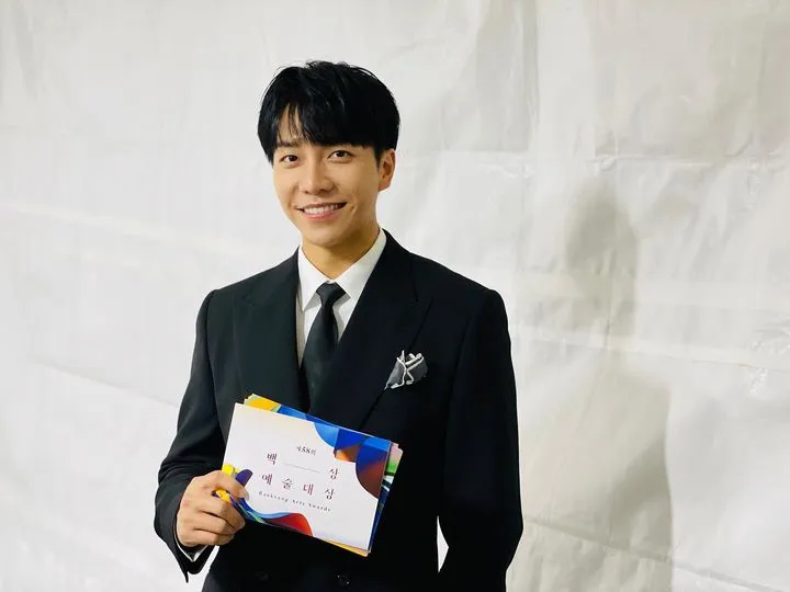 Lee Seung Gi Umumkan Akan Menikah dengan Lee Da In April 2023 Mendatang 3 Potret Lee Seung-gi