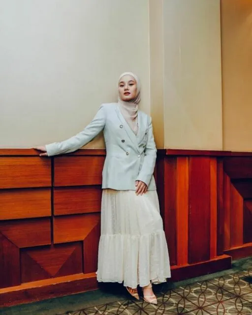 12 Inspirasi Busana untuk Nikah di KUA, Nggak Melulu Pakai Kebaya dan Jas! 16 ide busana nikah di KUA