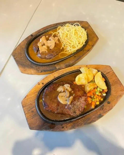 10 Rekomendasi Tempat Bukber di Depok, Estetik dan Nyaman! 14 Waoreng Steak and Shake