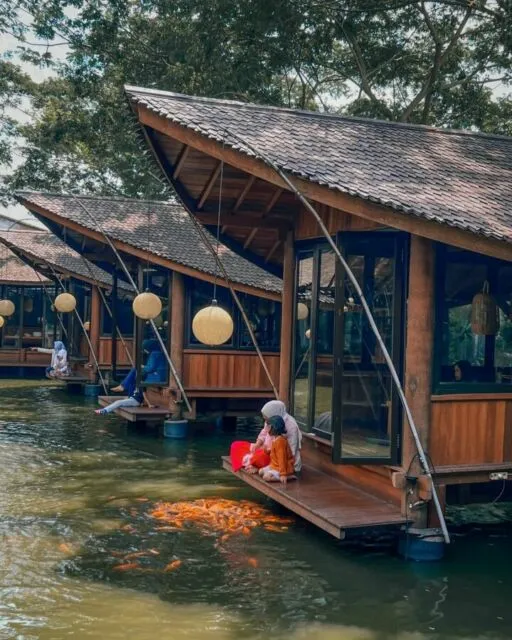 10 Rekomendasi Tempat Bukber di Depok, Estetik dan Nyaman! 12 Talaga Sampireun