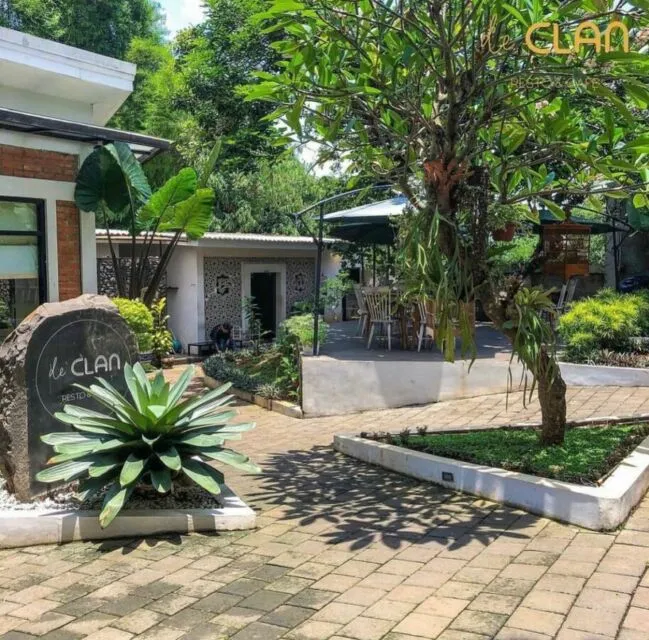 10 Rekomendasi Tempat Bukber di Depok, Estetik dan Nyaman! 16 de'Clan Cafe & Resto