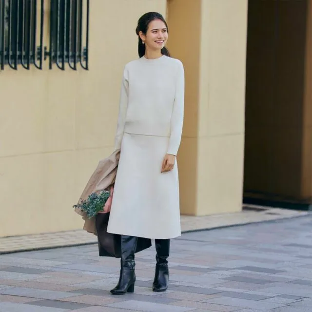 12 Inspirasi Busana untuk Nikah di KUA, Nggak Melulu Pakai Kebaya dan Jas! 21 Knitted Skirt and Sweater