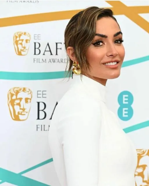 10 Gaya Terbaik Seleb di Red Carpet BAFTA 2023. Siapa yang Paling Anggun? 16 red carpet bafta