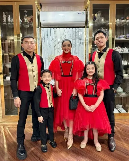 11 Potret Perayaan Ulang Tahun Ameena, Meriah dan Bikin Gemas! 17 Ulang Tahun Ameena