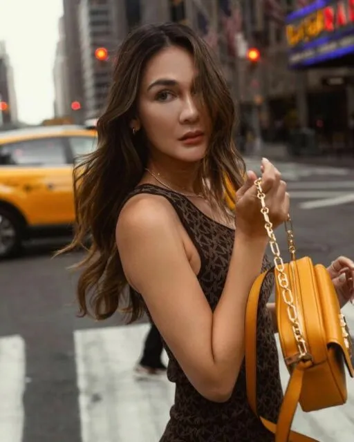 Luna Maya Ogah Pusing Bila Ada Laki-laki yang Minder Dekati Dia: Bukan Salah Gue! 4