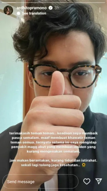 Kondisi Kesehatan Menurun, Ardhito Pramono Pingsan di Atas Panggung. Penggemar Khawatir! 4 Ardhito Pramono baik-baik saja pasca pingsan