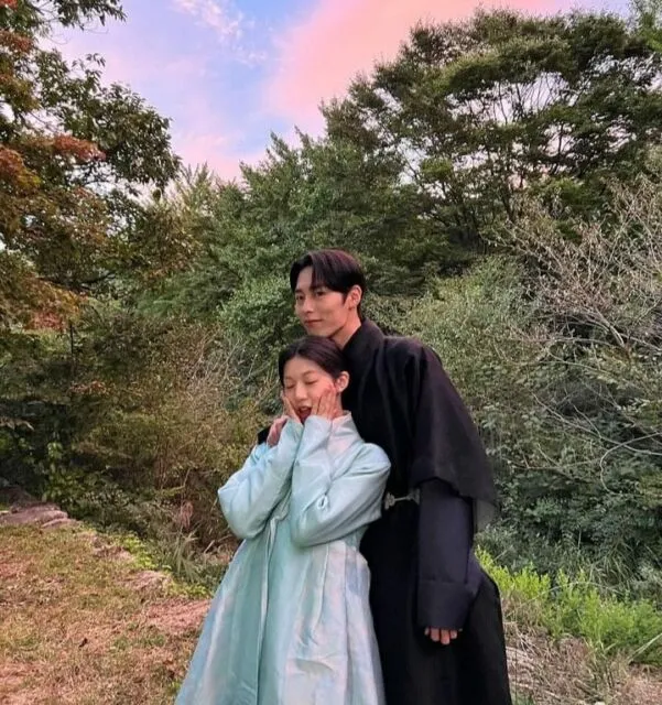 Lee Jae Wook Bakal Gelar Fan Meeting di Jakarta, Penggemar Inisiatif Pakai Baju Warna Senada 6 Lee Jae-wook dalam drama Alchemy of Souls 2