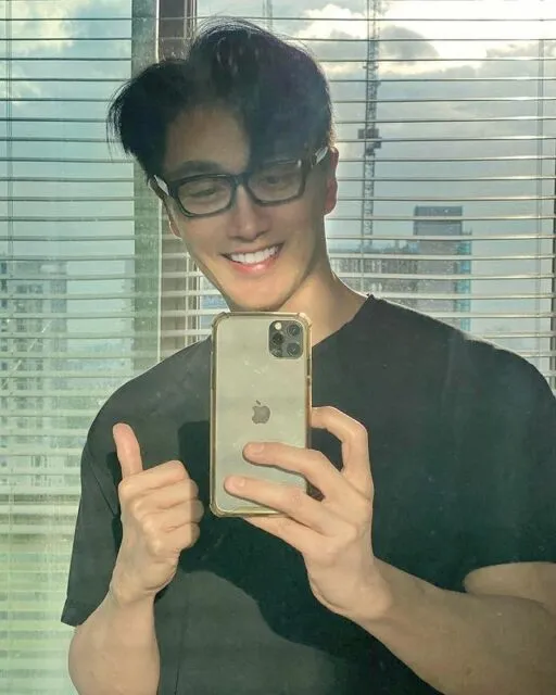 Rahasia Awet Muda Model Chuando Tan, Udah 56 Tahun Tapi Terlihat Seperti 30-an 4 Chuando Tan menjaga tetap awet muda menjadi tantangan sendiri baginya