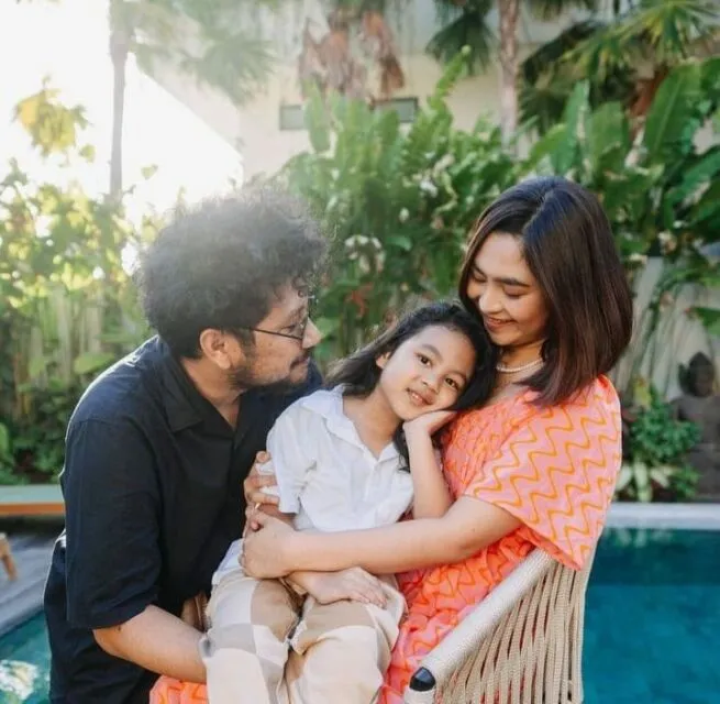 Kunto Aji Akhirnya Umumkan Nama Anak Kedua, Butuh Waktu 2 Minggu untuk Cari Nama Terbaik 2 Kunto Aji, istri dan anak pertamanya