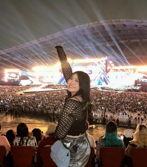 11 Mix and Match OOTD Lucu ke Konser ala Selebgram, Stylish dan Nyaman! 18 Outfit konser Filia