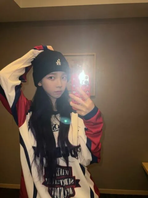 7 Outfit Casual Sporty ala Idol K-Pop Wanita. Hijab Friendly, nih~ 12 Karina aespa