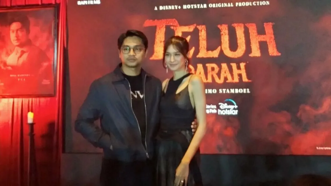 Serial Teluh Darah Segera Tayang, Begini Perasaan Para Pemain Saat Menghadiri Ajang BIFF di Korea 6 Deva Mahenra dan Mikha Tambayong
