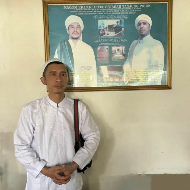 Penampilan Baru Aming Berubah Drastis, Banjir Pujian Hingga Doa 3 Aming tampil dengan baju koko dan peci putih | Credit: Instagram @amingisback