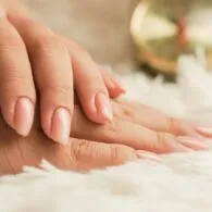 8 Tips Kuku Cepat Panjang dan Sehat secara Alami. Mudah Banget!