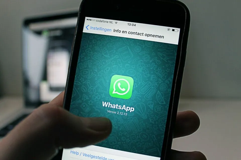 Orang Indonesia Internetan Lebih dari 7 Jam Sehari, Paling Suka Akses Apa sih? 5 WhatsApp jadi media sosial yang sering digunakan orang Indonesia | Credit: Photo by Anton from Pexels