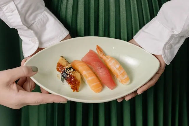 Viral Prank Sushi di Jepang yang Meresahkan, Remaja Jilati Botol Kecap dan Gelas Teh 4 prank sushi jepang