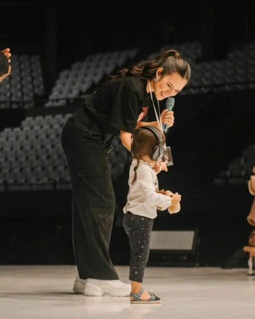 Bikin Haru Satu GBK, Zalina Anak Raisa Kirim Pesan Haru di Konser Sang Mama 3 Koner Raisa GBK