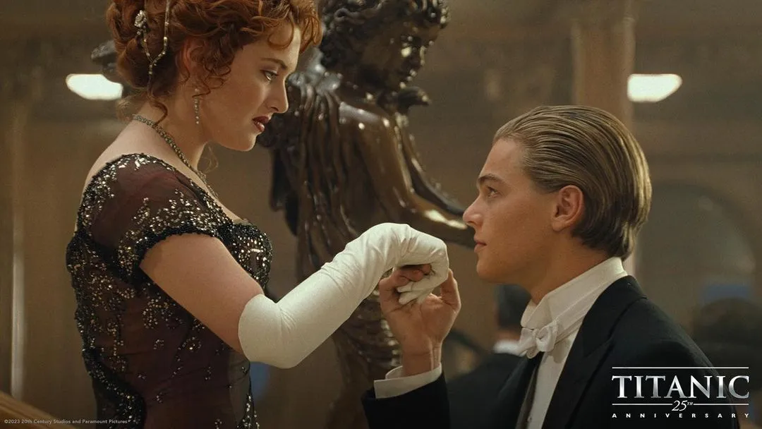 7 Adegan Ikonik dari Film Titanic, Segera Tayang Versi Remastered 4K 13 Kemesraan Jack dan Rose